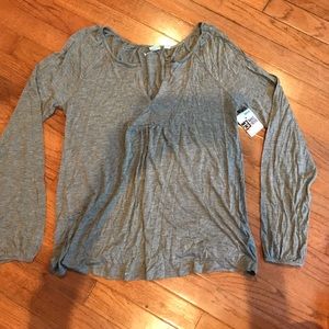 Gap long sleeve notch neck shirt